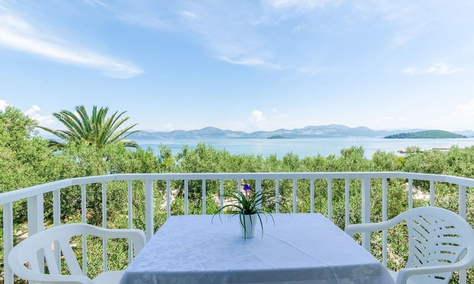 Drace Apartment | Apartments Glavor - One Bedroom Apartment with Terrace and Sea View (A1)
