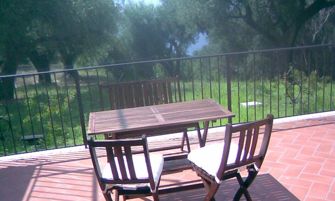 Lentiscosa Villa | Apartments in villa with terraces and large garden in Marina di Camerota