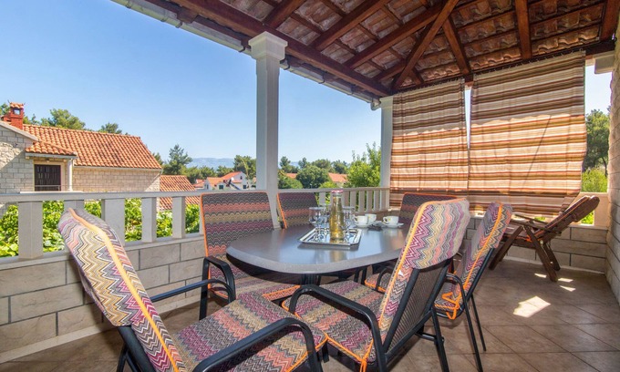 Mirce Apartment | Apartments Jakov (41861-A2) - Mirca - island Brac