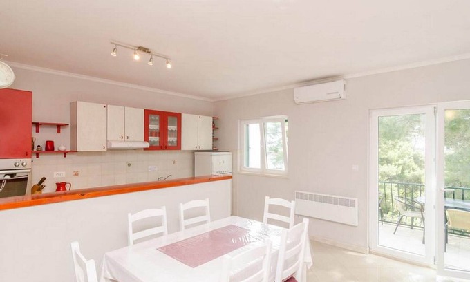 Kobas Apartment | Apartments Matuško Mljet - Two-Bedroom Apartment with Terrace and Sea View