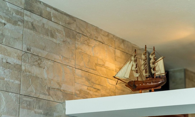 Krucica Apartment | Apartments Melany - One Bedroom Apartment with Shared Terrace and Sea View