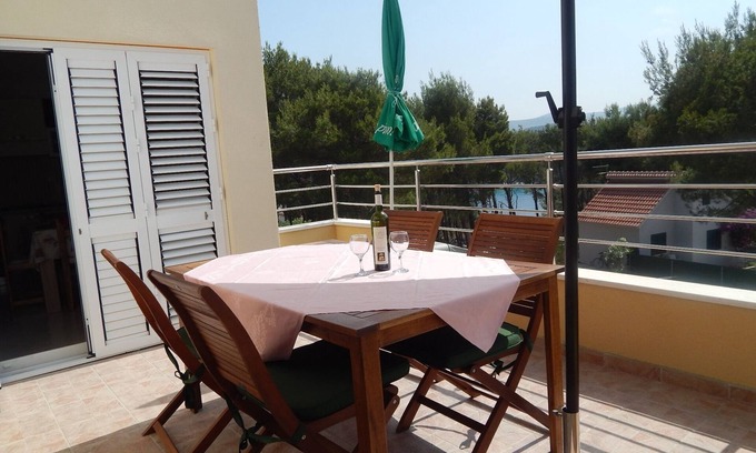 Cove Osibova (Milna) Apartment | Apartments Mimose - Two Bedroom Apartment with Terrace and Sea View (Lile)