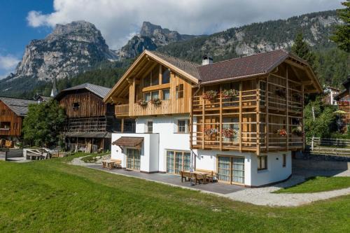 La Villa Apartment | Apartments Picenin