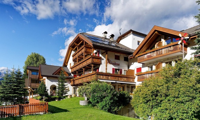 Rasun di Sopra House | Apartments Residence Montana Typ A with Mountain View, Wi-Fi & Balcony