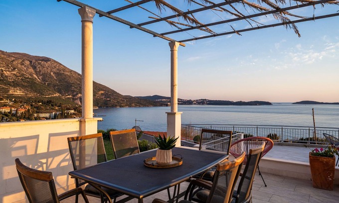 Zupa dubrovacka Apartment | Apartments Sandito - Two Bedroom Apartment with Terrace and Sea View