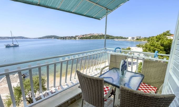 Podglavica Apartment | Apartments Silvana (23221-A3) - Rogoznica