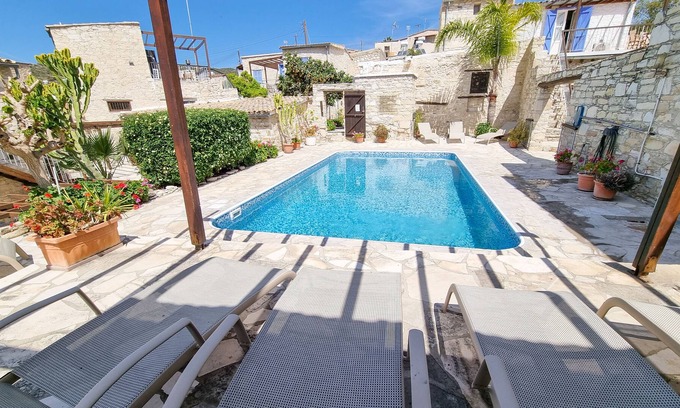 Skarinou Apartment | Aphrodite Romance Apartment
