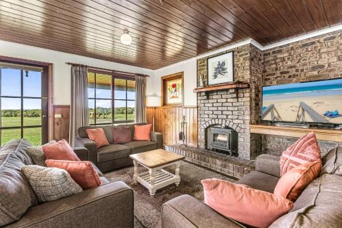 Marengo House | Apollo Bay Cottages- Hopetoun