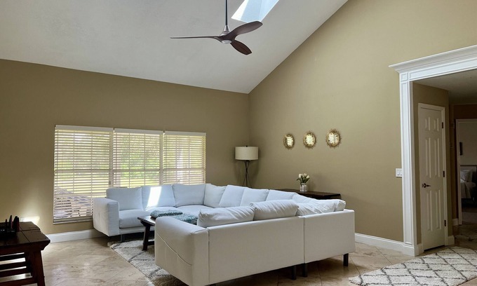 Plymouth House | APOPKA RETREATn