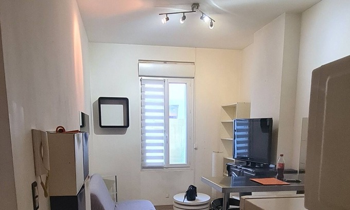 Le Bourg Apartment | Apparemment a 2mn du Centre Ville , Proche de la Gare 10mn à Pied