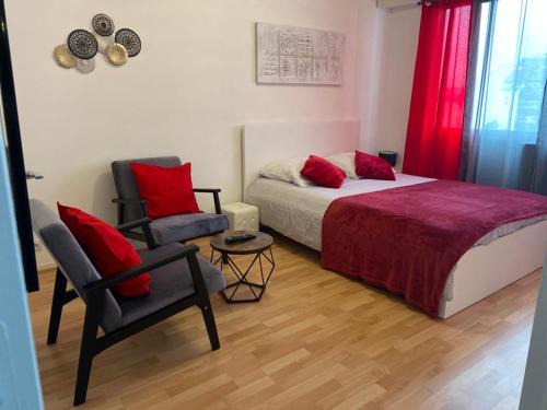 Bourroches Apartment | APPART PORT DU CANAL
