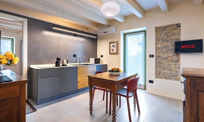 Dogliani Apartment | Appartamento Cezanne