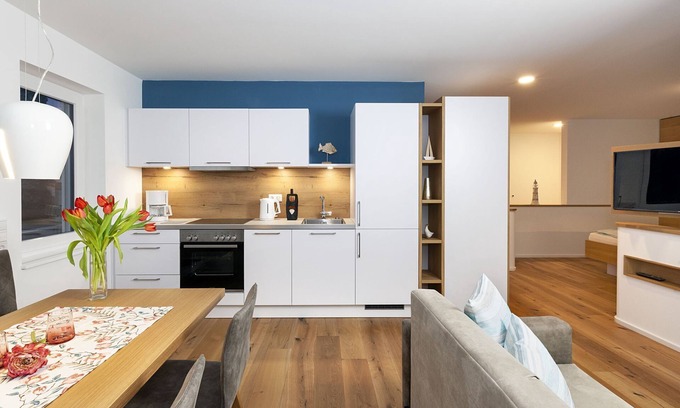 Immenstaad am Bodensee Apartment | Appartement, Seeblick und Balkon, 49qm, 1 Wohn-/Schlafzimmer, max. 2 Personen