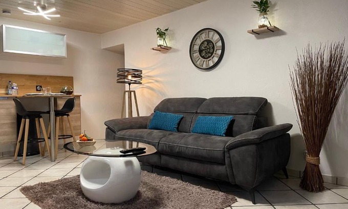 Conflans-Sainte-Honorine Apartment | Appartement coquet « Au bord de l’eau »