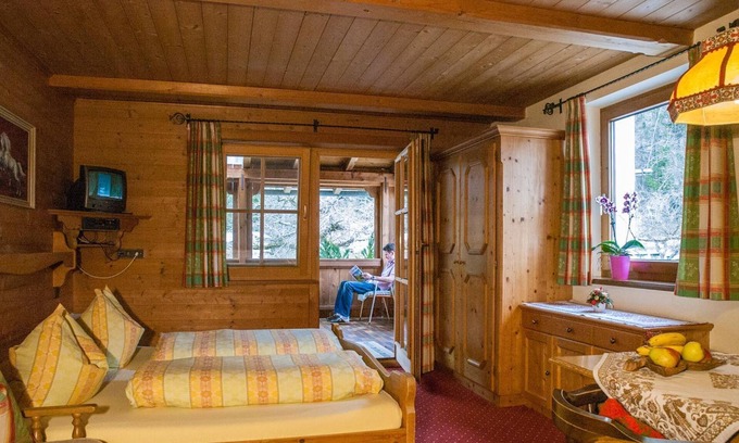 Kramsach Apartment | Appartement 1 - Camping & Appartement Stadlerhof