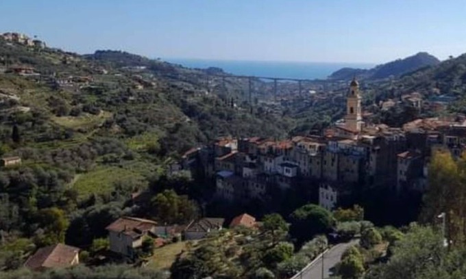 Vallebona Apartment | Appartement 2 Personnes au Coeur D'un Village Médiéval en Italie, Ligure