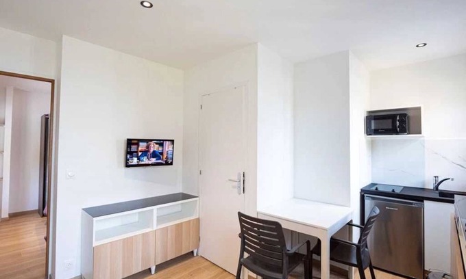 Aigueblanche Apartment | Appartement 3 étoiles - Piscine - ccbbhee