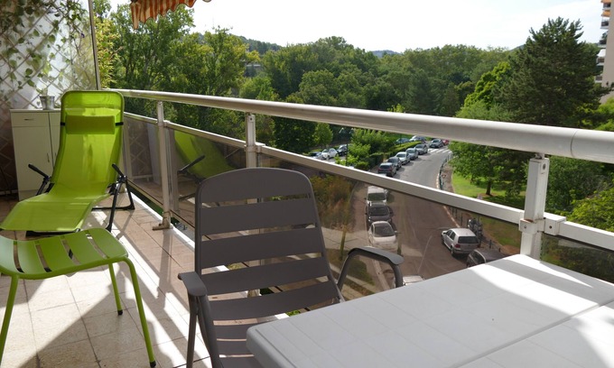 Est Apartment | Appartement 80 M2 3ieme Étage Dans Grande Résidence Arborée. Parc de la Torse