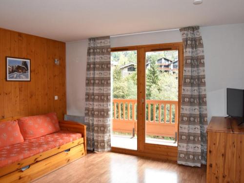 Pralognan-la-Vanoise Apartment | Appartement cosy avec balcon, 300m du centre, proche commerces et pistes, piscine chauffée - FR-1-464-157