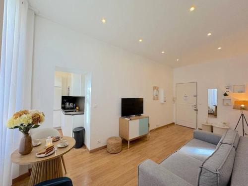 Carre d'Or Apartment | ⁂ Appartement cosy avec balcon 300m de la plage