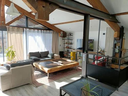 Saint-Jean-Lasseille Apartment | Appartement spacieux à Saint-Jean-Lasseille avec vue sur montagne