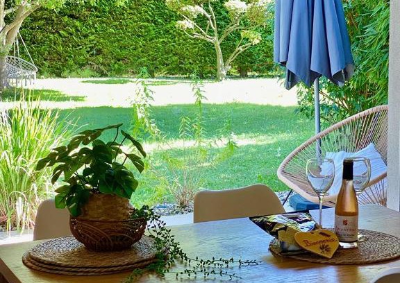 Althen-des-Paluds Apartment | Appartement neuf et au calme proche Avignon