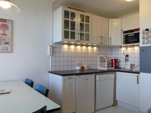 Meribel-Mottaret Apartment | Appartement rénové, skis aux pieds, proche commerces, 5 pers., Wi-Fi, non-fumeur, animaux interdits - FR-1-182-183