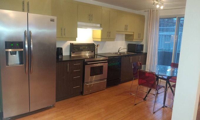 Saint-Leonard Apartment | Appartement style moderne à Montreal