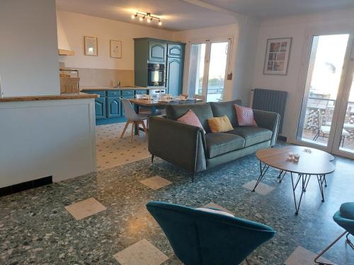Villeneuve-sur-Lot Apartment | Appartement vue Lot dans Bastide