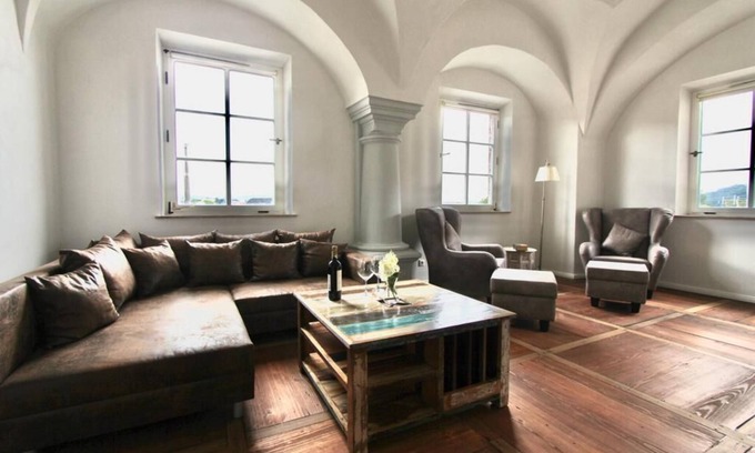 Redwitz an der Rodach Apartment | Appartment Berthold in Historischem Schloss der Herren von Redwitz