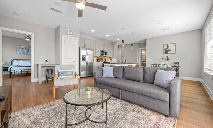 Fort Worth Apartment | Appealing 2BD 2BA Apartment with Pool in Fort Worth