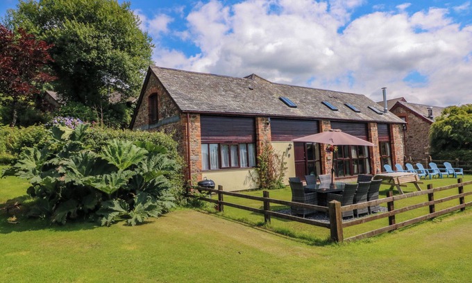 South Molton House | APPLE BARN, family friendly, luxury holiday cottage in South Molton