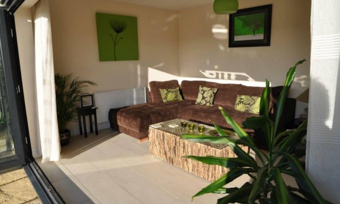Shepton Mallet Cottage | Apple Cottage - sleeps 4 guests in 0 bedrooms