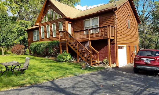 Linden Apartment | Apple Mountain Retreat