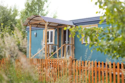 Ak-Suu House | Apple orchard Shepherd Hut