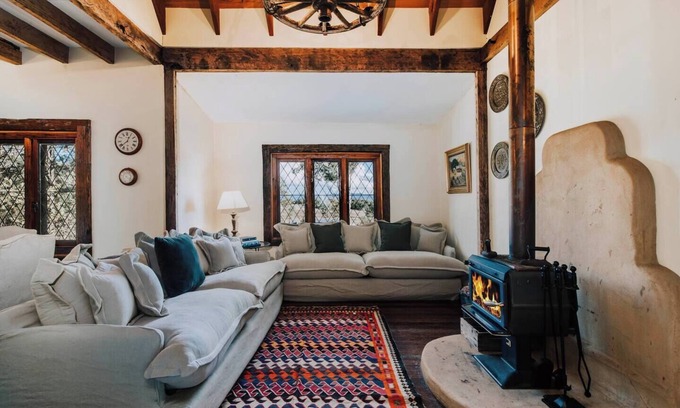 Budgee Budgee Cottage | Apple Tree Cottage An Idyllic Country Reset