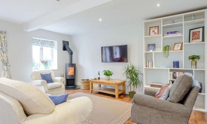 Spratton House | Apple Tree Cottage