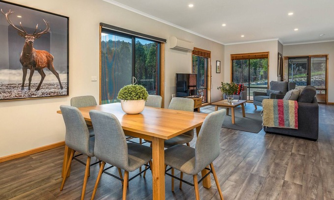 Pelverata House | APPLE VALLEY RETREAT