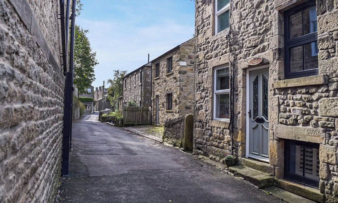 Giggleswick Cottage | April Cottage - UK2152