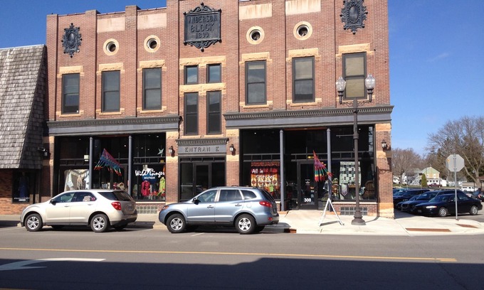 Zumbrota Apartment | Apt #3 - Beautiful One Bedroom Suite In Downtown Zumbrota Mn.
