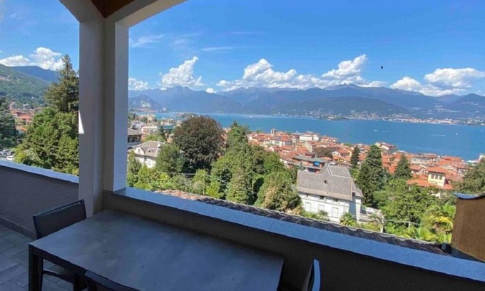 Stresa Apartment | Apt in Stresa, superb view of Lake Maggiore, balcony, WiFi, A/C, garage & garden