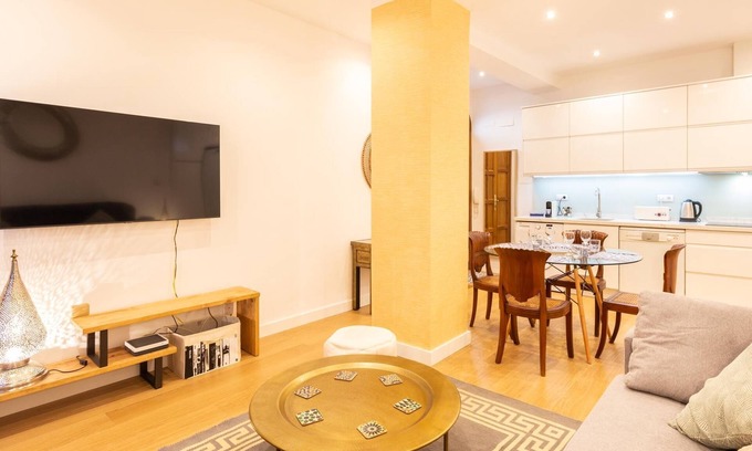 Central District Apartment | Apto Catedral. Lovely apartment with the best location in Central Granada.