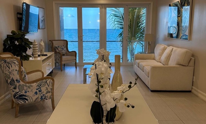 Coral Harbour Apartment | Aqua Beach Condo!
