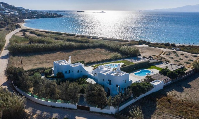 Maragas House | Aqua Breeze Villas on the beach