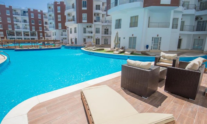 Al Ahyaa Apartment | Aqua Palms Swim-Up Apartment
