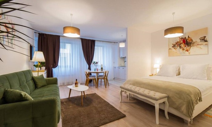 Centrul Nou Apartment | Aqua Paradise Awaits You!