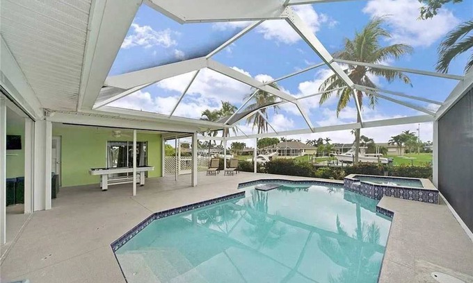 Caloosahatchee House | Aqua Vista Cape Coral Waterfront Haven