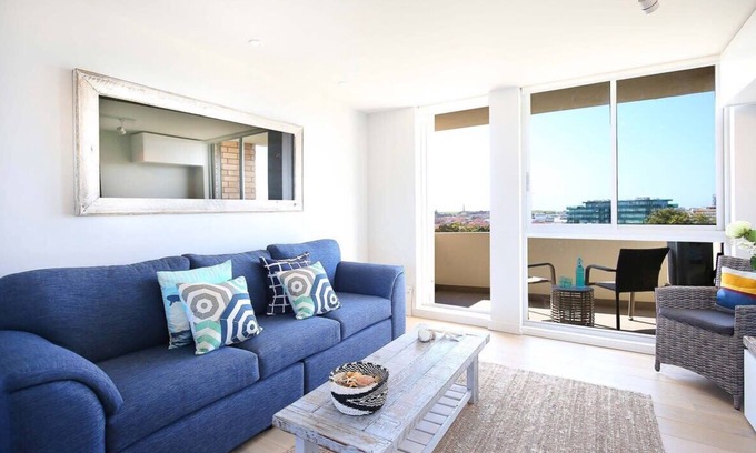 Bondi Beach Apartment | Aqua Vista Getaway - Walk to Bondi Beach