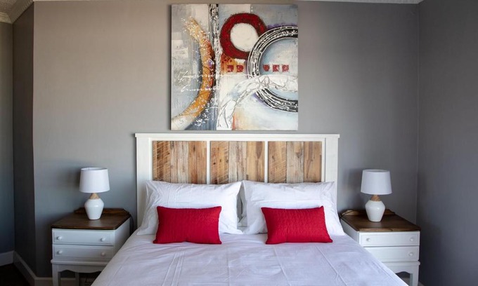 Pollok Beach Apartment | AquaBliss Beachfront Apartment - Fully Equipped - Spectacular Sea View