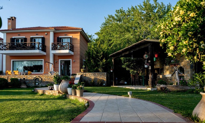 Pella Region House | AR apartment